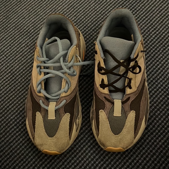 Yeezy - Picture 3 of 8